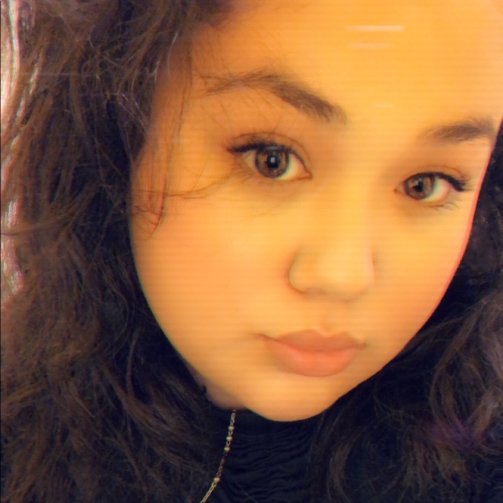 Meet your Posher, Lorena
